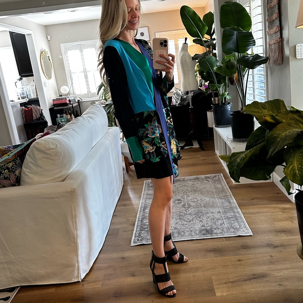 Diane Von Furstenberg Long Sleeve Crossover Dress - Picture 11 of 16